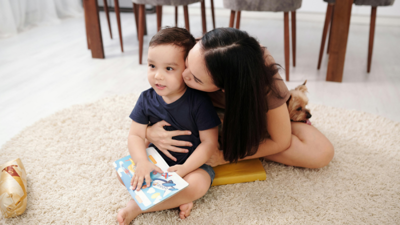 mãe pedindo perdão ao filho